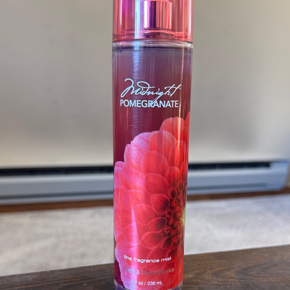 Bath & Body Works Midnight Pomegranate Fragrance Mist - Red & Pink